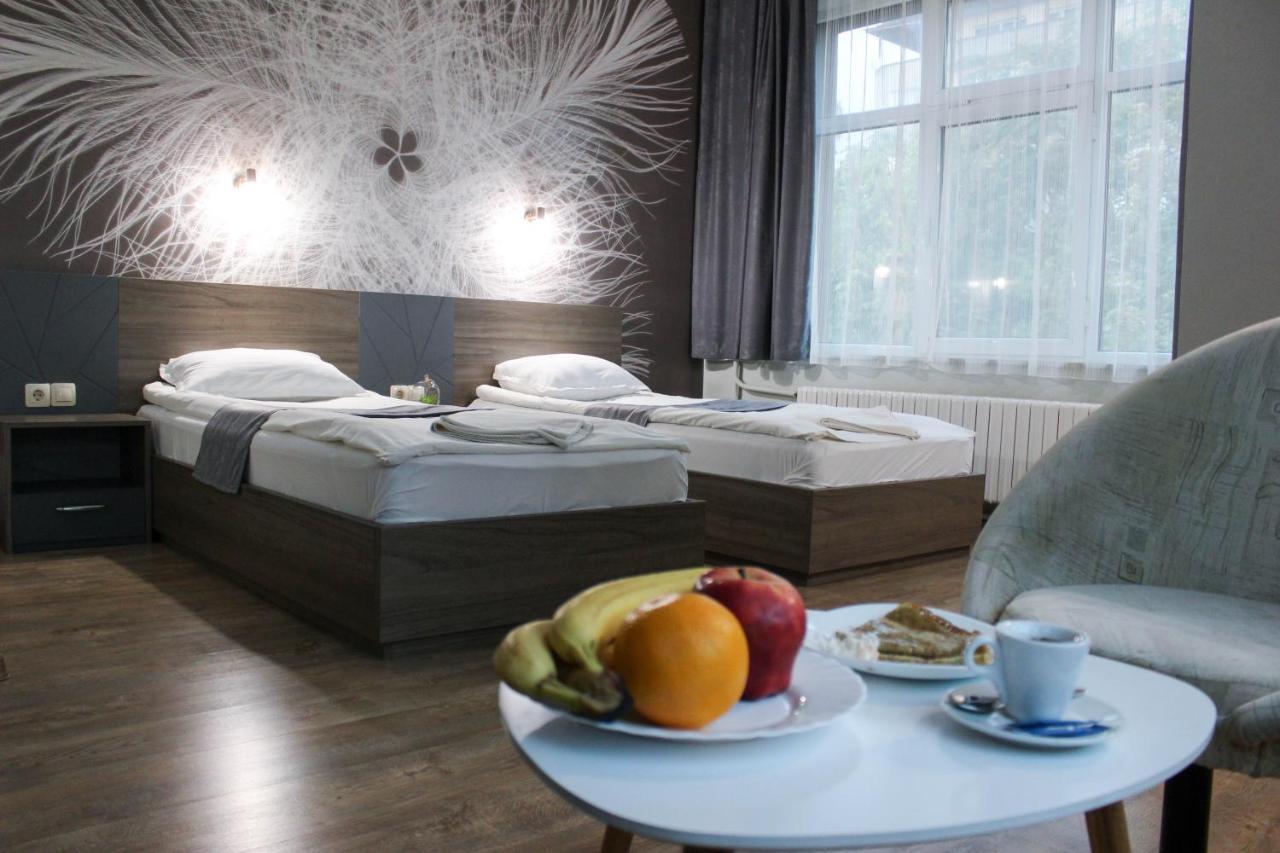 Hotel Ezeroto Sztara Zagora Kültér fotó