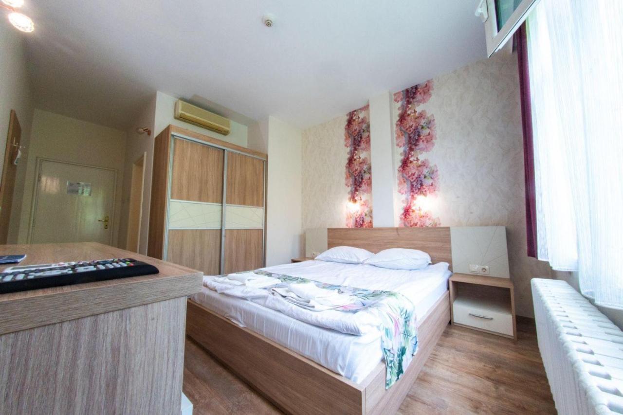 Hotel Ezeroto Sztara Zagora Kültér fotó