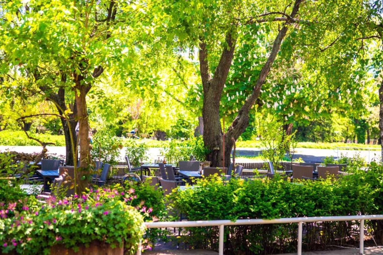 Hotel Ezeroto Sztara Zagora Kültér fotó