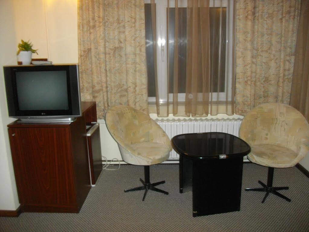 Hotel Ezeroto Sztara Zagora Kültér fotó