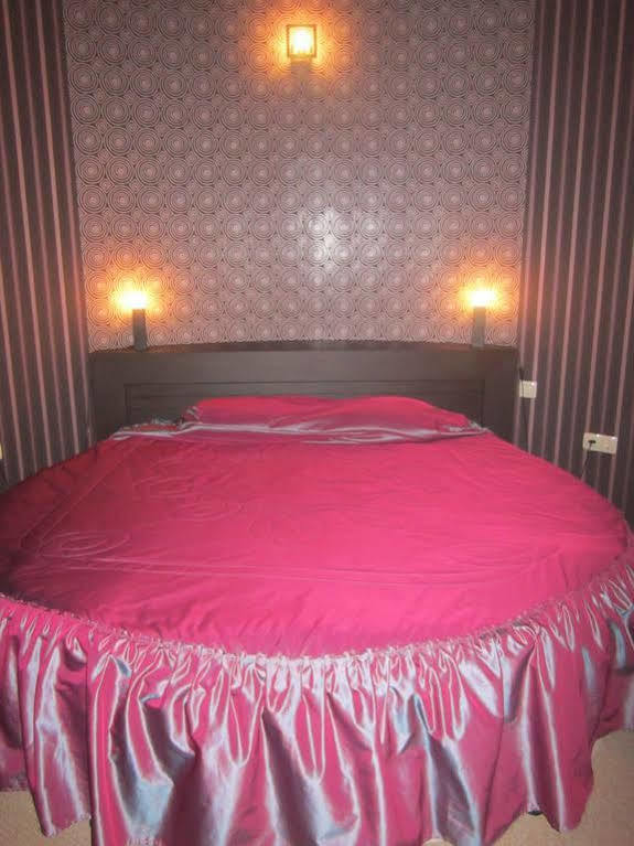 Hotel Ezeroto Sztara Zagora Kültér fotó