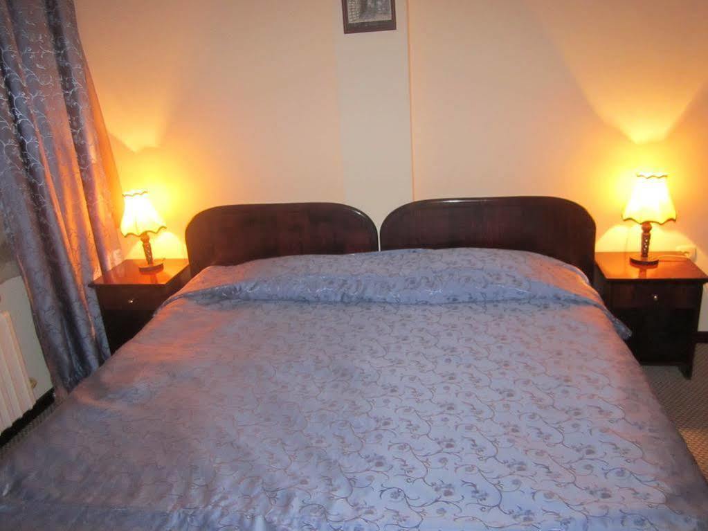 Hotel Ezeroto Sztara Zagora Kültér fotó