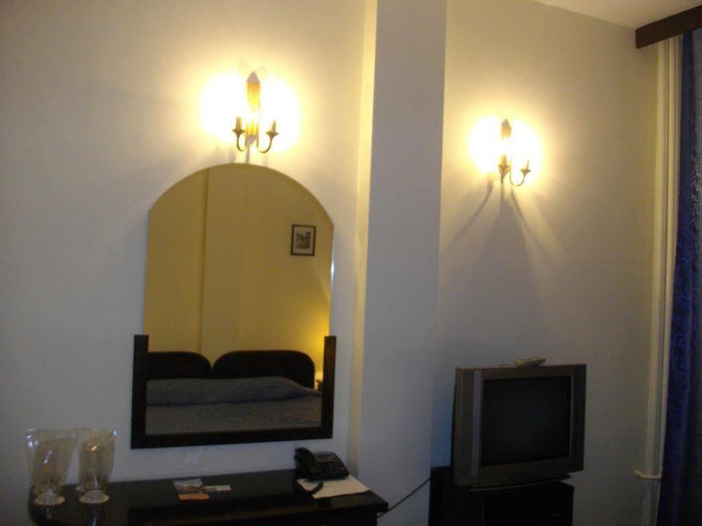 Hotel Ezeroto Sztara Zagora Kültér fotó