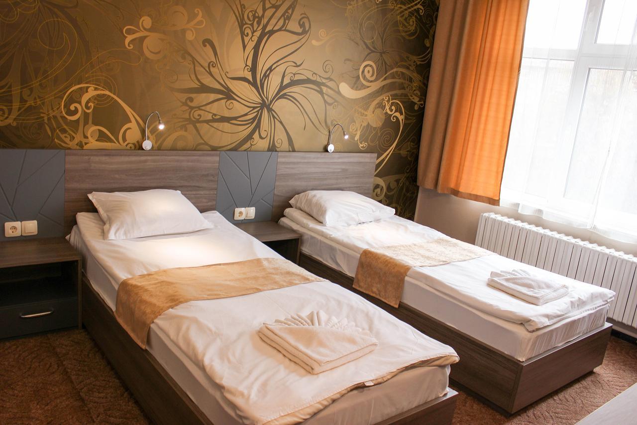 Hotel Ezeroto Sztara Zagora Kültér fotó